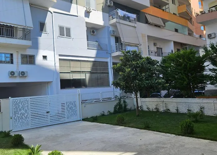 Shpia Nkopsht Holiday home Lushnje