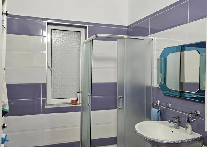 Shpia Nkopsht Holiday home Lushnje